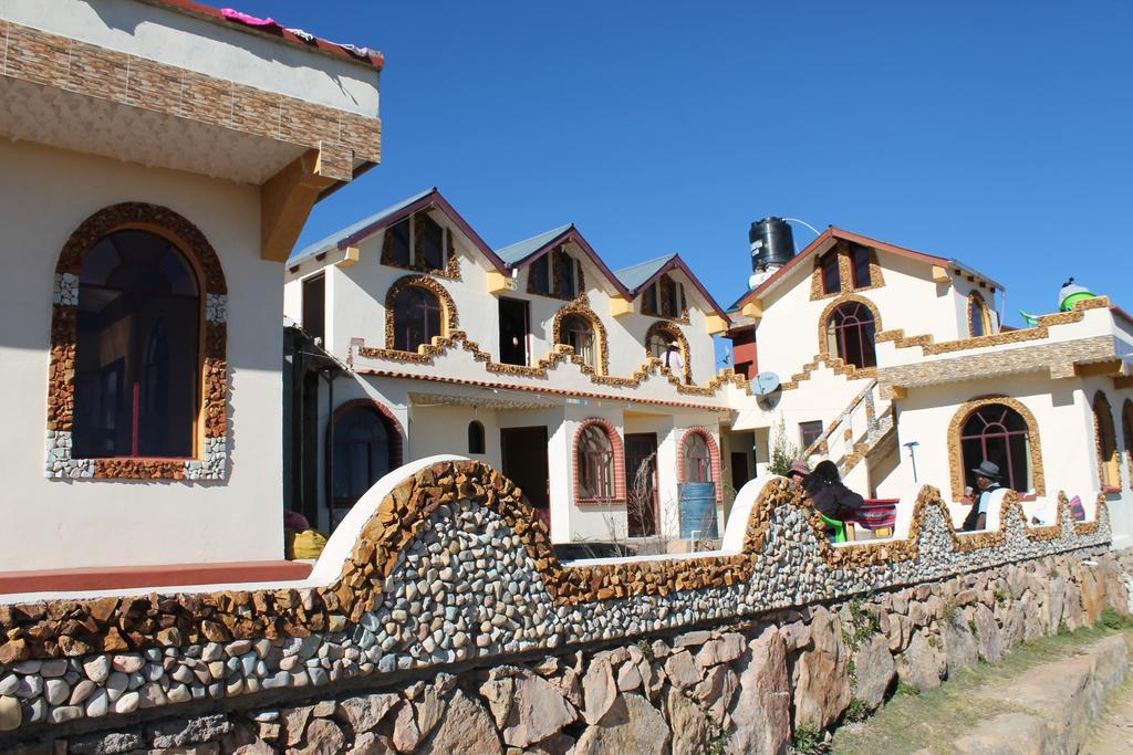 Hostal Jallalla Comunidad Yumani 外观 照片