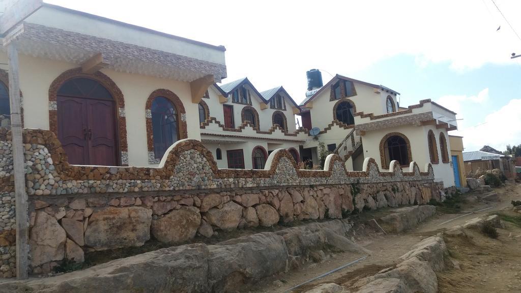 Hostal Jallalla Comunidad Yumani 外观 照片